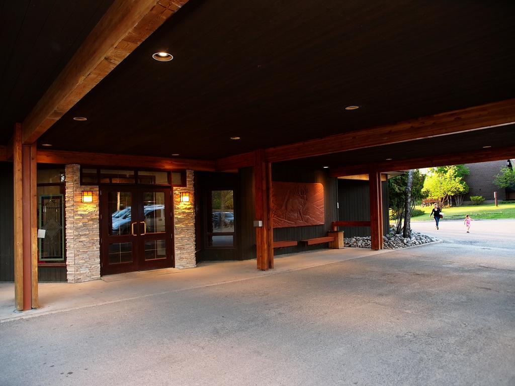 Elkhorn Resort, Spa, And Conference Centre Wasagaming 외부 사진