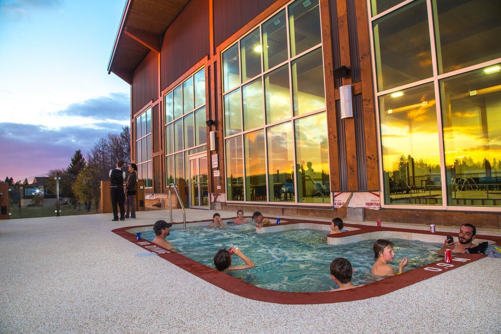 Elkhorn Resort, Spa, And Conference Centre Wasagaming 외부 사진