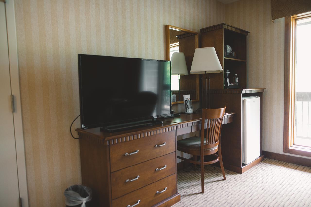 Elkhorn Resort, Spa, And Conference Centre Wasagaming 외부 사진