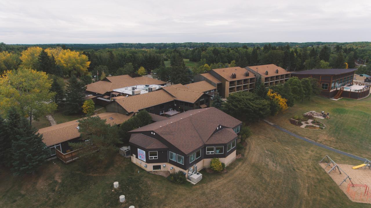 Elkhorn Resort, Spa, And Conference Centre Wasagaming 외부 사진