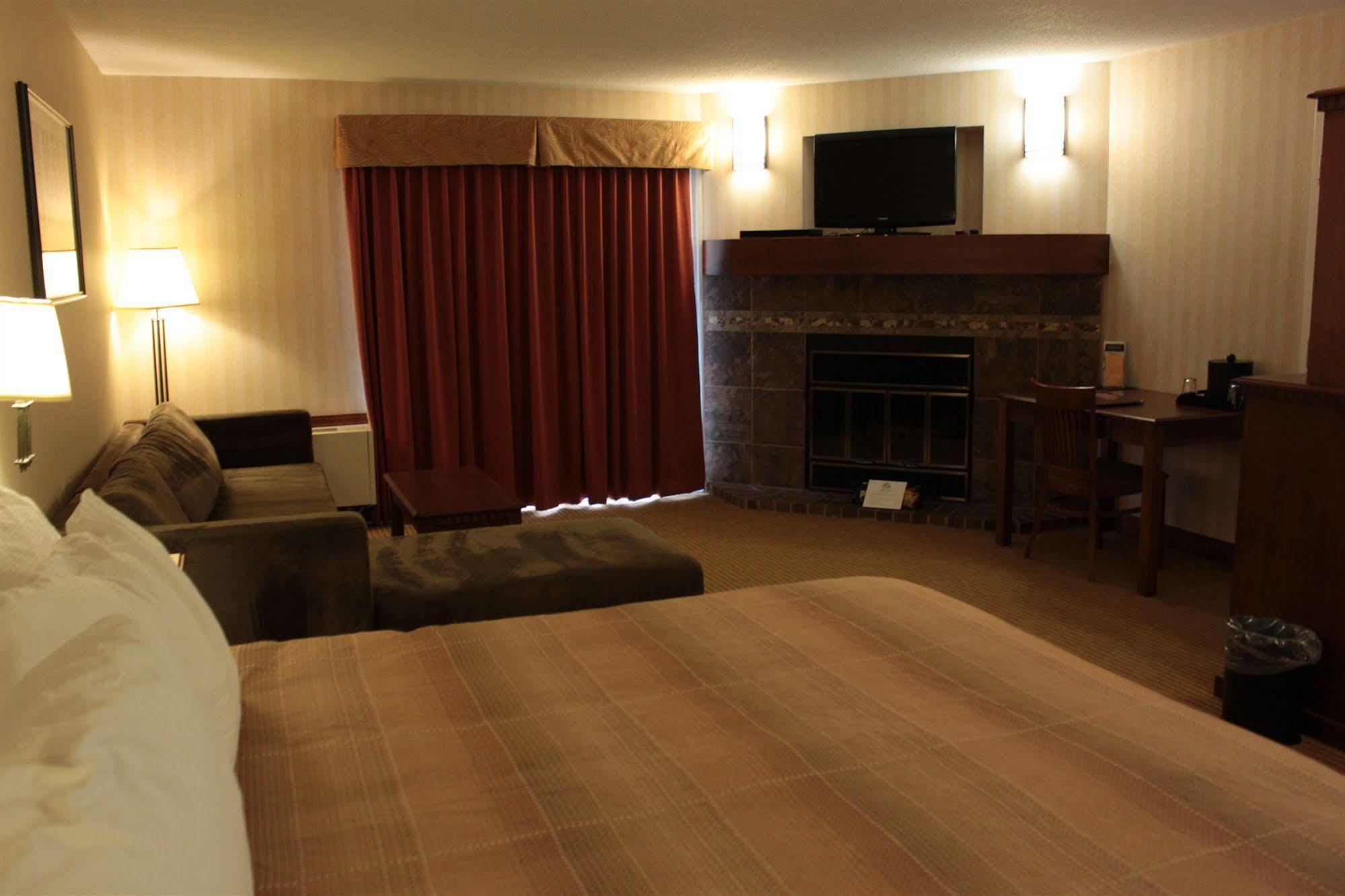 Elkhorn Resort, Spa, And Conference Centre Wasagaming 외부 사진