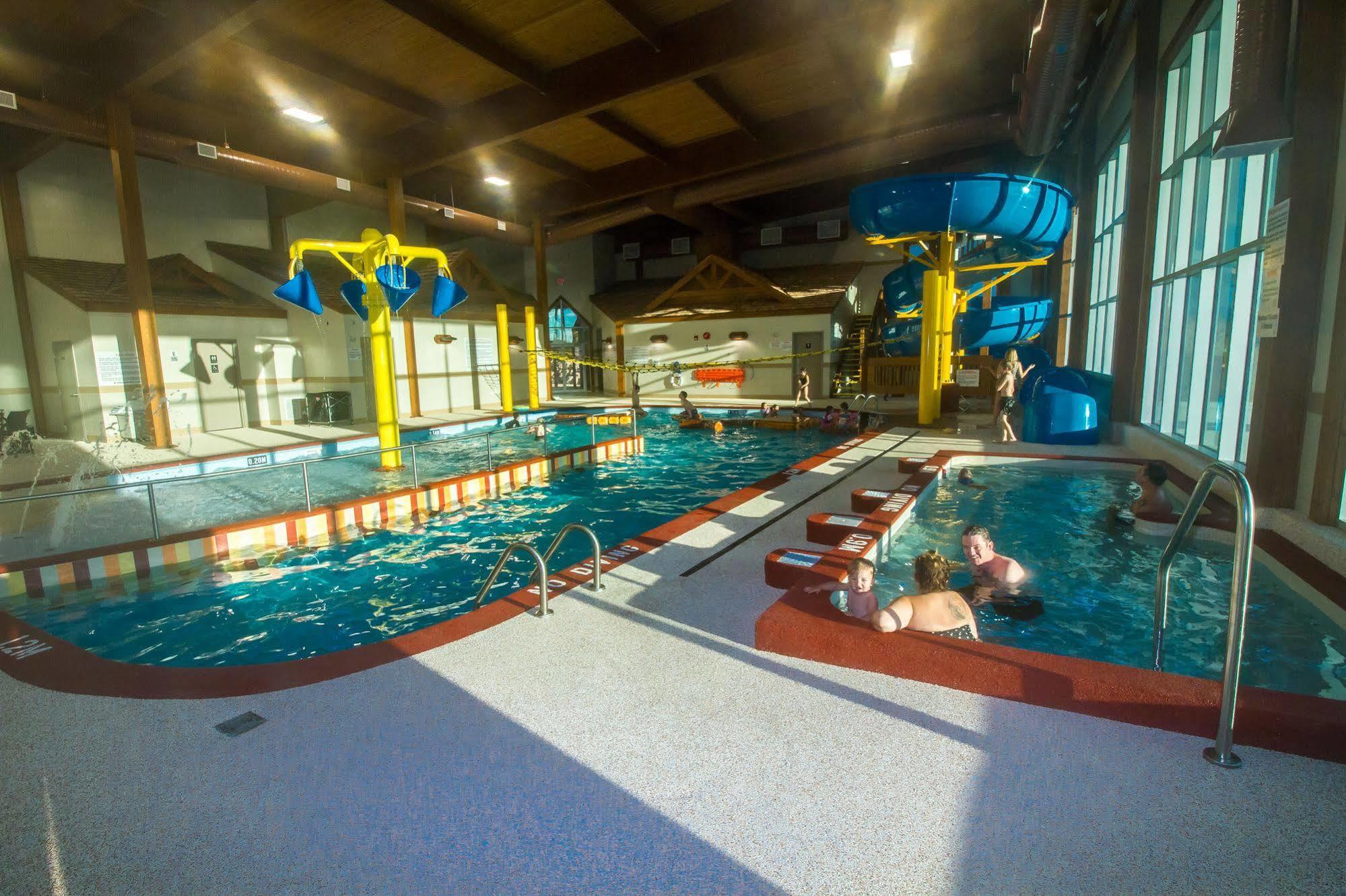 Elkhorn Resort, Spa, And Conference Centre Wasagaming 외부 사진