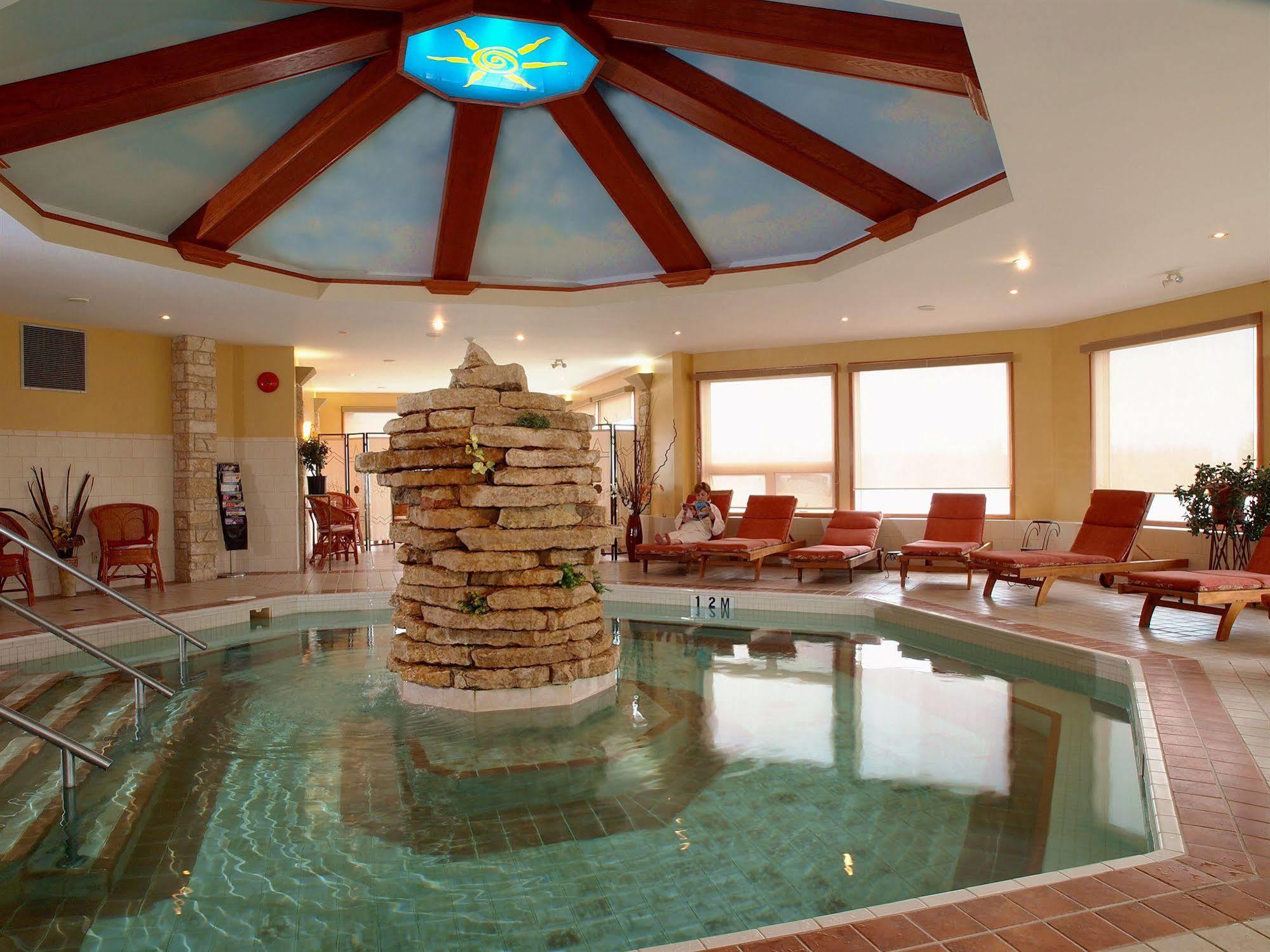 Elkhorn Resort, Spa, And Conference Centre Wasagaming 외부 사진