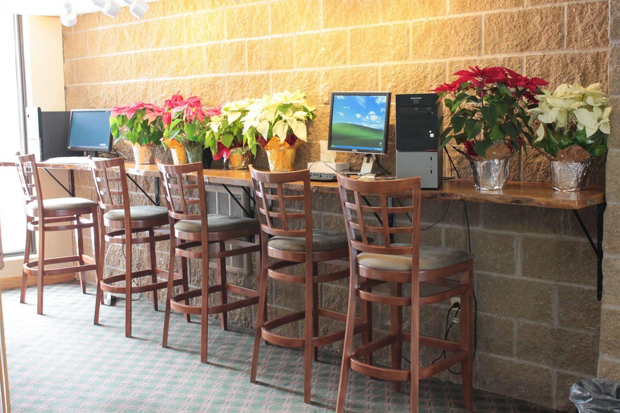 Elkhorn Resort, Spa, And Conference Centre Wasagaming 외부 사진